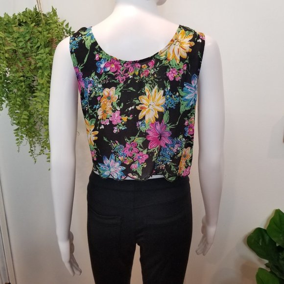 Lush floral buttoned crop top S ASO Lydia Martin teen wolf - Picture 6 of 10